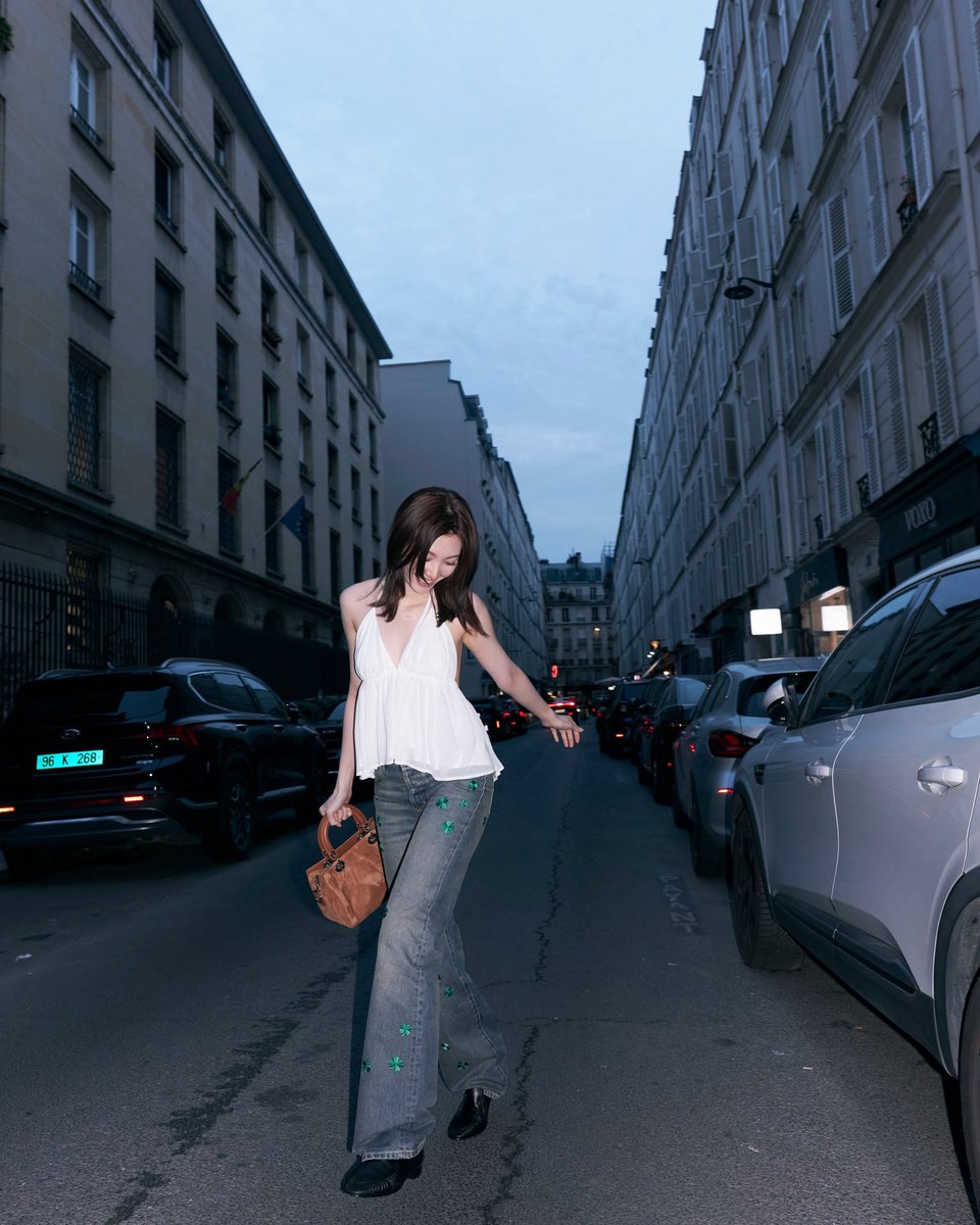 Rakbabyorm's tweet photo. Gu thời trang nhỏ Orm luôn hút mắt rất xinh 😍

#OrmKornnaphat
#OrmKornnaphatDiorSummer27
#Dior #DiorSummer27 #PFW https://t.co/QokmQM6HGK