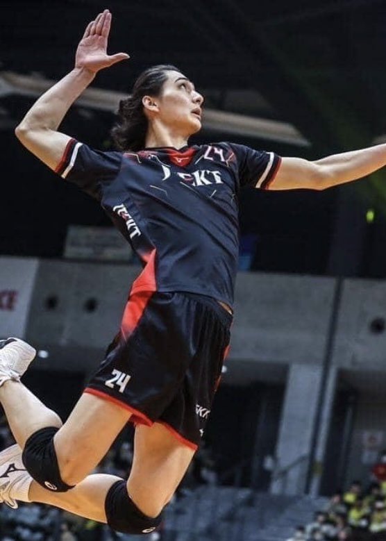 machop_gym5's tweet photo. 高橋慶帆（22）

194cmでこの顔、この身体
普通に最強！！！！！！！

アジア大会準決勝💪(¨̮ 💪) 🇯🇵

#高橋慶帆 #筋トレ https://t.co/hTc6JfjOjg