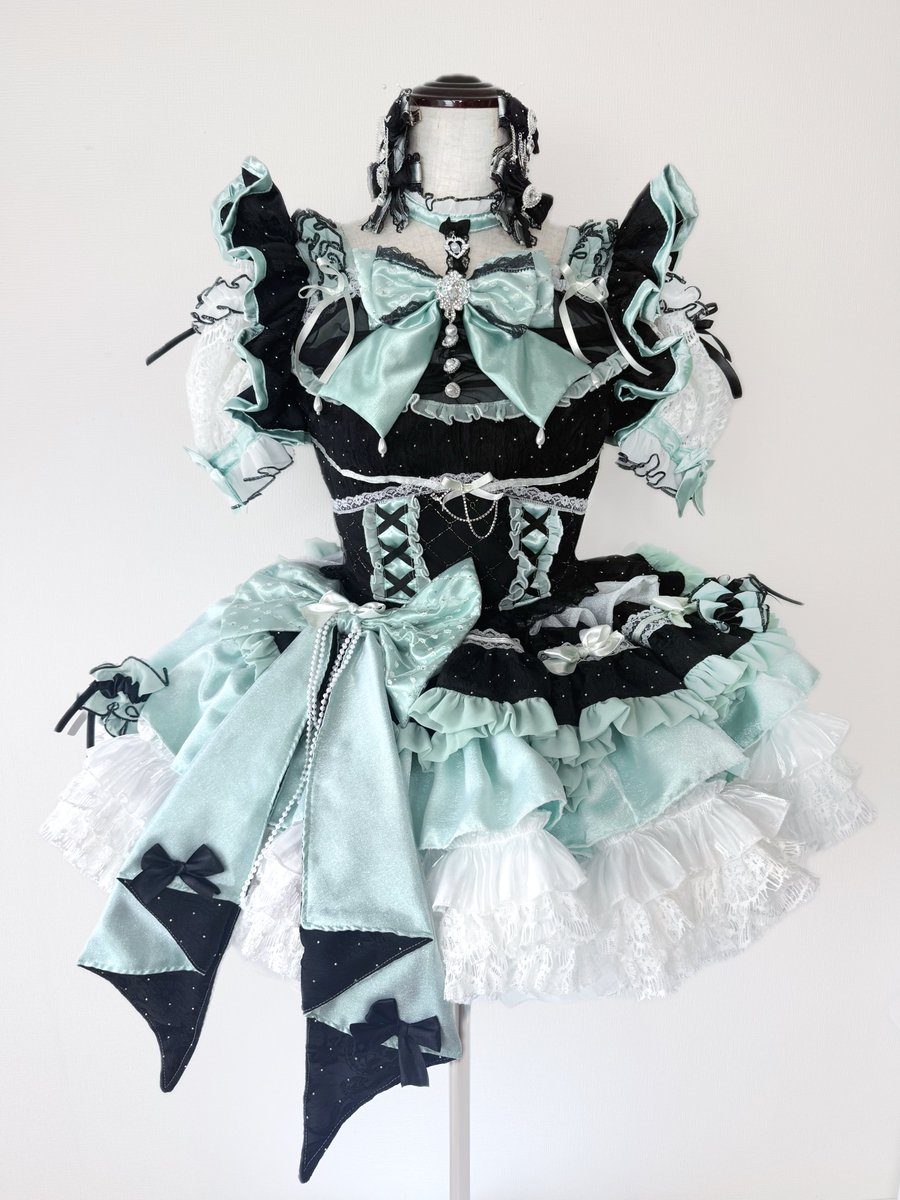 primadoll_cos's tweet photo. ⌢⌢⌢⌢⌢⌢⌢⌢⌢⌢⌢⌢⌢
﹉﹉﹉﹉﹉੭୧﹉﹉﹉﹉﹉﹉
Pixel Ribbon ちゃんの衣装をお仕立てさせていただきました🖤ᩚ⟡.·
クラシカルな黒とメンカラ衣装です♡𓈒𓏸︎︎︎︎
他衣装写真treeへ˖ ࣪⊹ ִֶָ 
﹍﹍﹍﹍﹍﹍﹍﹍﹍﹍﹍﹍
⌣⌣⌣⌣⌣⌣⌣⌣⌣⌣⌣⌣⌣⌣
 #プリマドール衣装 https://t.co/ao5HVzZGFr