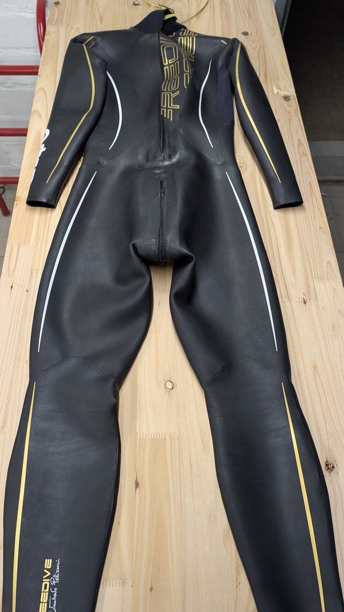 Zipforge's tweet photo. Sealed in smoothskin, locked down tight, with instant access right where you need it. Custom front zip mod for pure tactile control.

Upgrade your suit at ZIPFORGE.

#neoprene #freedive #wetsuit #customgear #smoothskin https://t.co/pJhE6H1B39