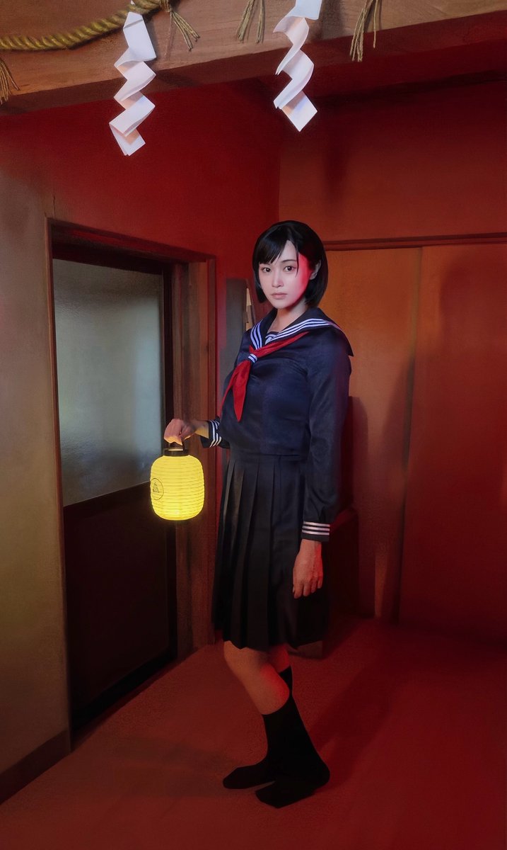 _mao_a's tweet photo. サイレントヒルf⛩️コスプレ

狐面の男と雛子で念願の合わせしてきました！

寝るのも忘れるくらい狂わされた大好きなゲーム。
1周年おめでとうございます！

#SILENTHILLf https://t.co/80VfcbpQpm