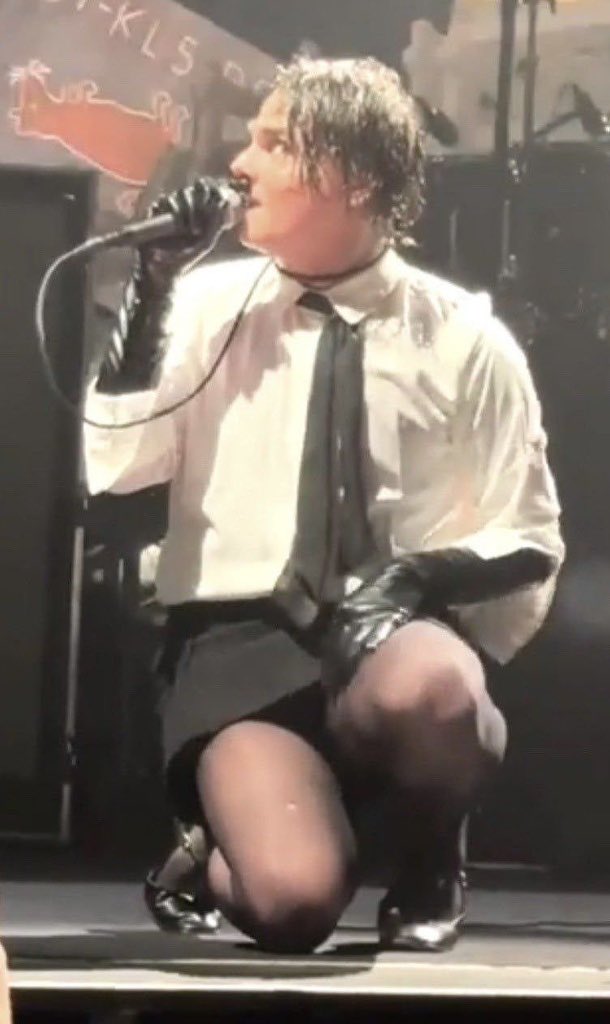 torosundae's tweet photo. her legs make me feel like a victorian man seeing skin for the first time https://t.co/gm6cuFWFfl