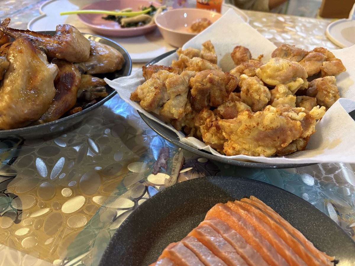 _KillerWhale_'s tweet photo. 下の子お誕生日だったから、数年ぶりに唐揚げを揚げた🐔 https://t.co/hfIY91680o