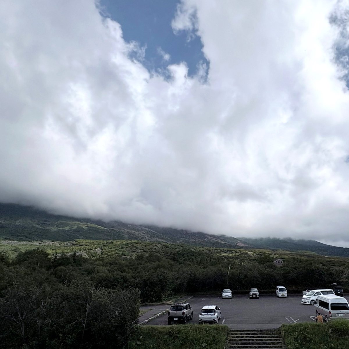 MaiteHidalgoG's tweet photo. よく話しかけにくいと言われるタイプなので、サークル来てくれる方本当にありがとうだし目がバキバキのこと多いから（同人誌即売会の興奮で）ほんとに怖いですよね……という気持ちはある https://t.co/8Y0CRTp9mh