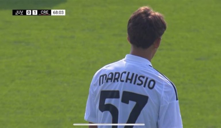juvenewslive's tweet photo. Lil’Marchisio makes his senior team debut. ⚪️⚫️ https://t.co/4VlmP8sjar