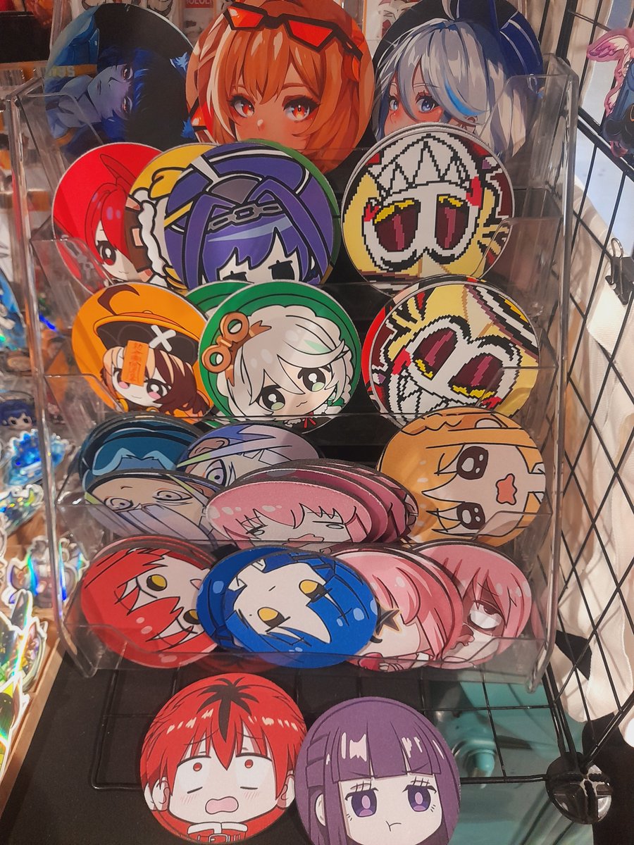Nkr_VD's tweet photo. There's a booth in Cosmania that sells AI coasters, I amh going to report it and saw a Staff nearby. The staff then went to the booth (i didn't saw what happened afterwards) https://t.co/Wf2wFndjcp