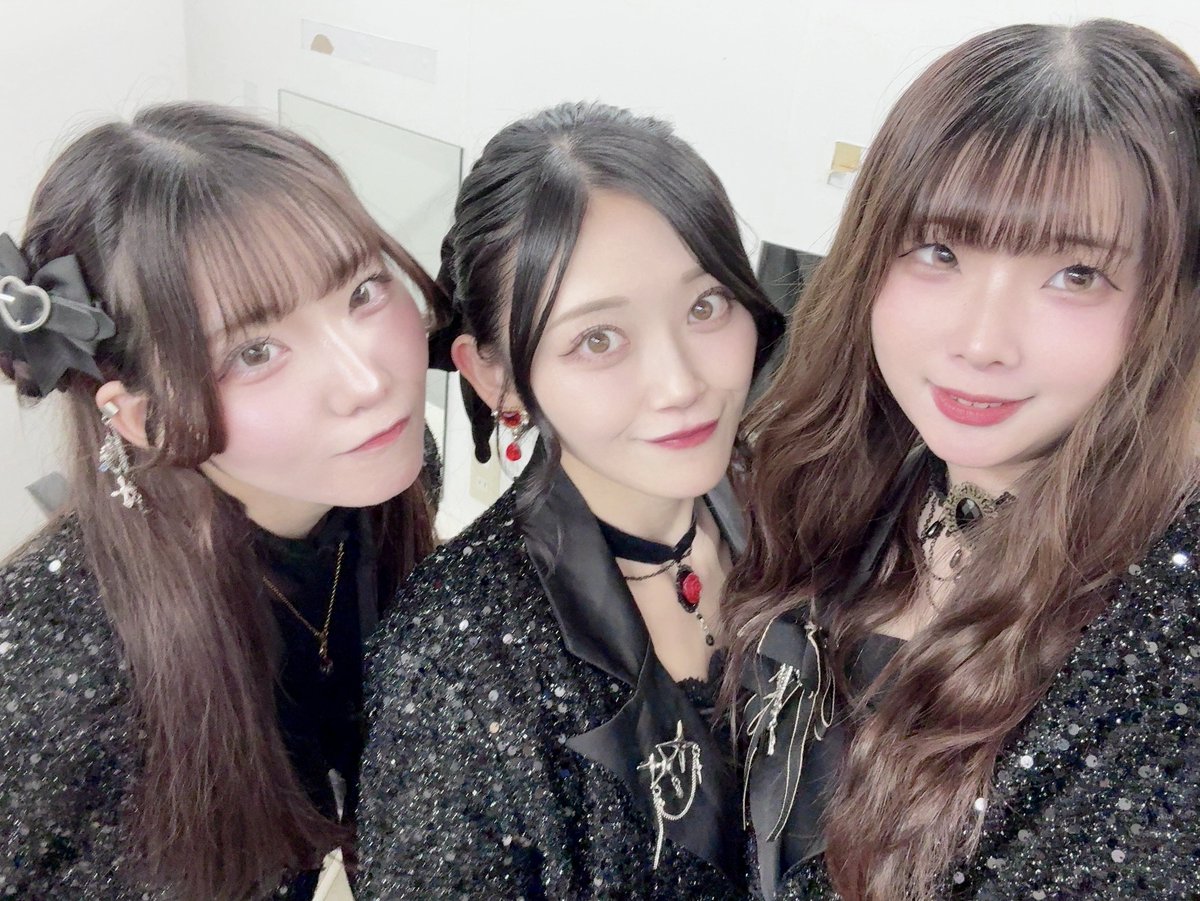 cronne_tbm's tweet photo. 本日もお越しいただき
ありがとうございました👑⋆꙳

💎ハナムケのハナタバ
💎プライド・ブライト
💎High Free Spirits
💎Rally Go Round

次は10/9(金)お待ちしております😊
⏩ https://t.co/5Aipna3eru

(❤️‍🔥)
#ツボミシンフォニー
#クローネ #TBM_now https://t.co/RzVqFhDiZf
