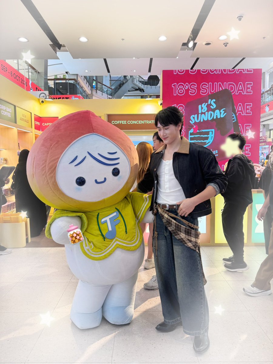 Rainy_Domundi's tweet photo. ใครรอดูเรนนี่กับคุณพี่อาปังอยู่บ้างมั้ยน้า 

PUNG RAINY AT COFFEE CONNECT
#centralwOrldxPungRainy https://t.co/RvHu1hrQCW