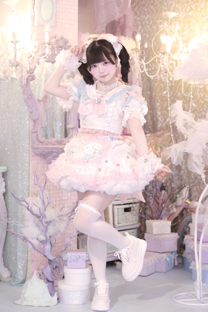 ANHEL_neo's tweet photo. ✦⋆ANHEL -アンヘル-⋆✦
❥・・꒰ঌ【ヴィジュアル公開】໒꒱ ・・ ❥

🩷恋羽 いろ @ANHEL_iro
🩷担当カラー ピンク色

⟡.·*.··············································⟡.·*.
#ANHEL #アー写 https://t.co/BUc2R18KcB