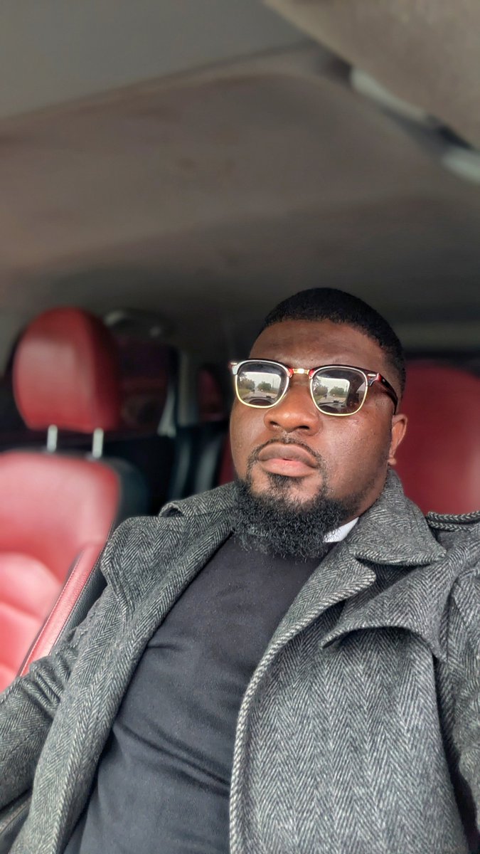 Mr_AC_Cool's tweet photo. Chamu London paboma https://t.co/kcLUDj37af