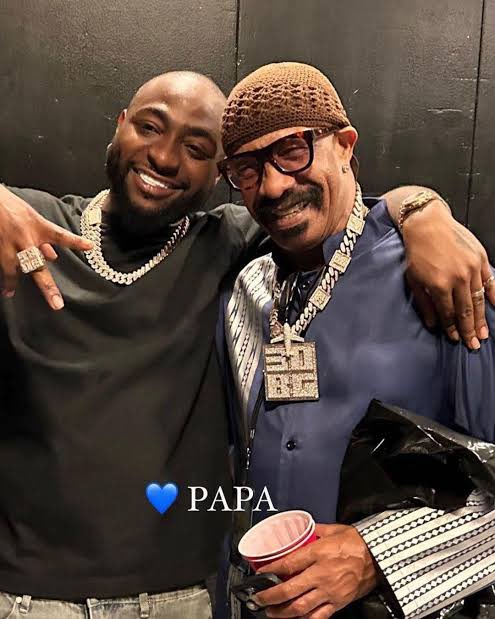 Moweyyyy184273's tweet photo. Davido and Drake’s dad before vs. after 😂❤️ https://t.co/O3Q24T2CTc