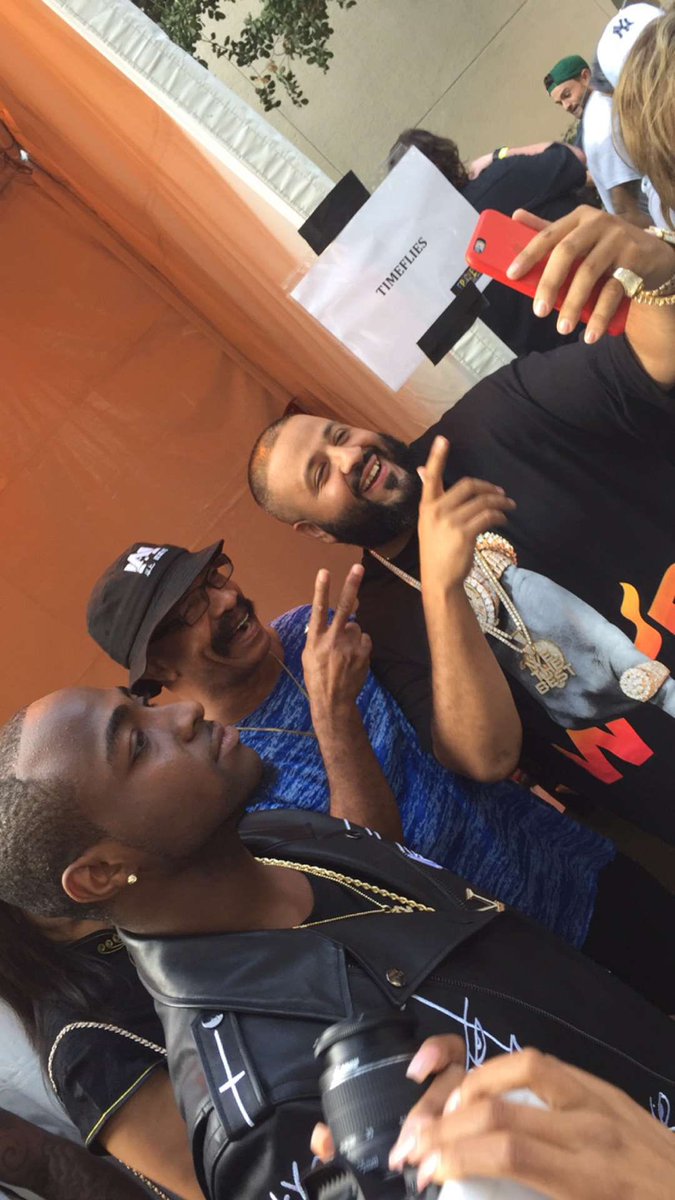 Moweyyyy184273's tweet photo. Davido and Drake’s dad before vs. after 😂❤️ https://t.co/O3Q24T2CTc