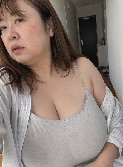 Lory51373203's tweet photo. 介護士のババアが
真剣にジジ友探したらダメ？

デート行きたいけれど

カラダだけでもokですよ。 https://t.co/Kmhn577wsQ