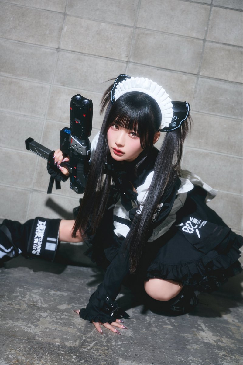 THEODOL_TKN's tweet photo. ❤︎#きゅるして　
の逃げ水あむちゃんが着こなす、
きゅるきゅるメイドロボコーデ❤︎

Model身長:157cm

着用アイテム↓

【中央町戦術工芸コラボ】シリーズ
❤︎ タクティカルブラウス/スカート/エプロン
❤︎ エナメルメイドリボンカチューシャ
❤︎コラボアクセ3種

10/9 10:00~POPUP 20:00~通販 https://t.co/CmwCLv7N6G