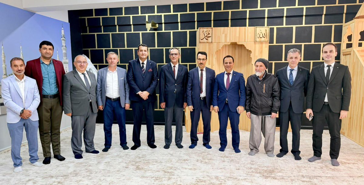 BurdurilMEM's tweet photo. 📌 USO Anadolu Lisesine hayırseverler Sn. Arif İnci ve Urfan İnci’nin katkılarıyla kazandırılan mescidin açılışı, düzenlenen törenle gerçekleştirildi.

Açılışa; Millî E��itim Müdürüz Sn. M. Necmeddin DİNÇ, Burdur Müftüsü Sn. Ali Hayri Çelik ve Sn. Burdur İHH Başkanı Hüseyin Çetinkaya katıldı.
Dualarla gerçekleştirilen açılışın ardından mescitte Cuma namazı eda edildi.

Hayırseverlerimiz Arif İnci ve Urfan İnci’ye eğitime ve öğrencilerimize sundukları bu anlamlı katkı dolayısıyla teşekkür ediyor, mescidin USO Anadolu Lisesi ailesine hayırlı olmasını diliyoruz.
@tcmeb 
@Yusuf__Tekin 
@Burdurvalilik 
@necmidinc