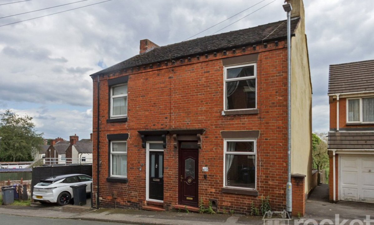 RockettHomeRent's tweet photo. π‘ #PropertyoftheWeek | Cooper Street, #NewcastleUnderLyme, ST5
Refurbished 2-bed terrace with living room, kitchen, dining room, garden and potential off-road parking.
Rent for Β£825 PCM.
π https://t.co/LnykRD2QtD
#Newcastle #Lettings #ProudGuildMember https://t.co/OiTcFYAu3G