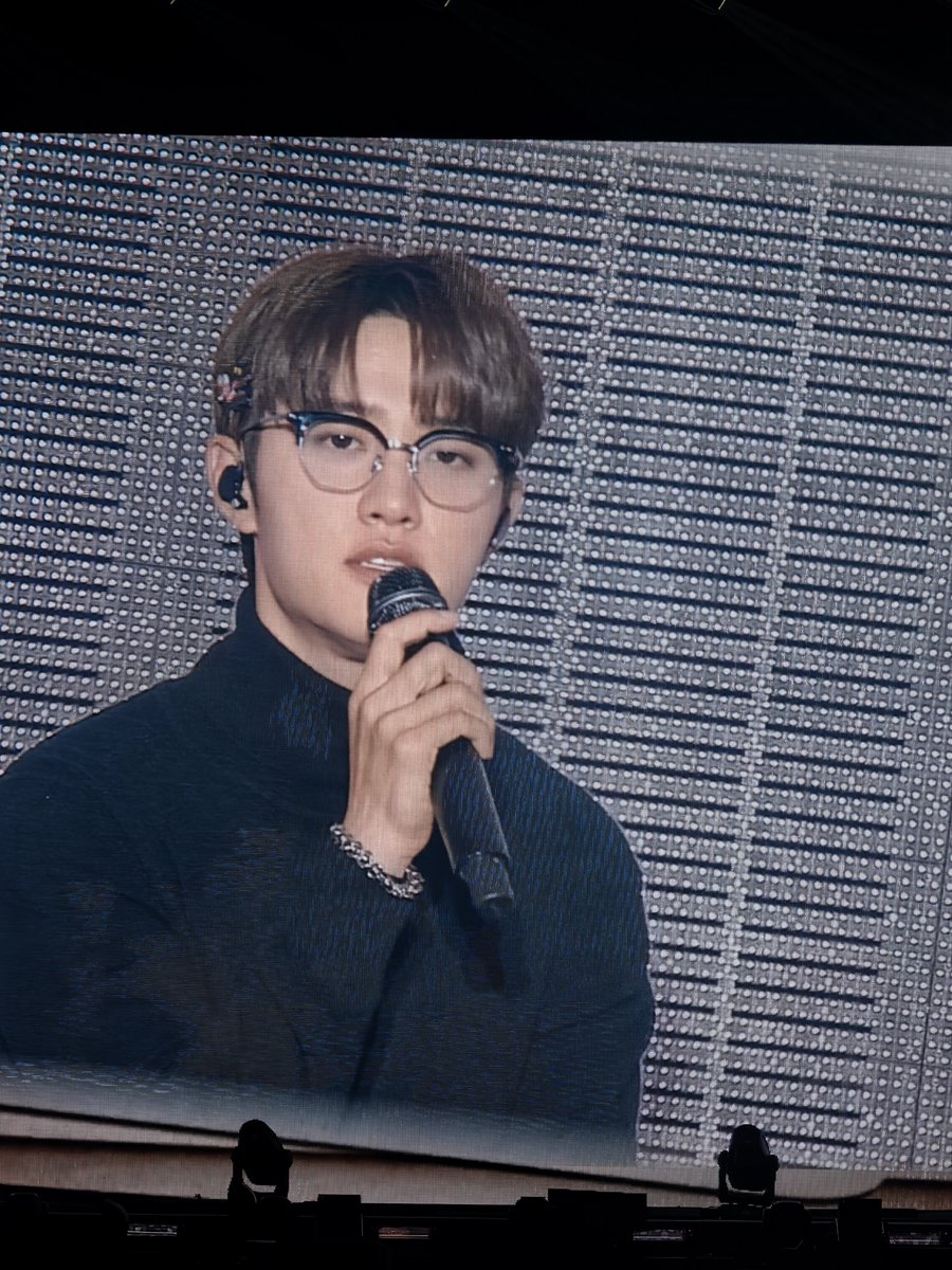 CHANSOOperior's tweet photo. Doh kyungsoo hello?!! 🤓

#DAYOFF_INSEOUL
#도경수_데이오프_첫콘
#됴콘_첫콘_지금부터DAYOFF https://t.co/cWDm7Zbp1P