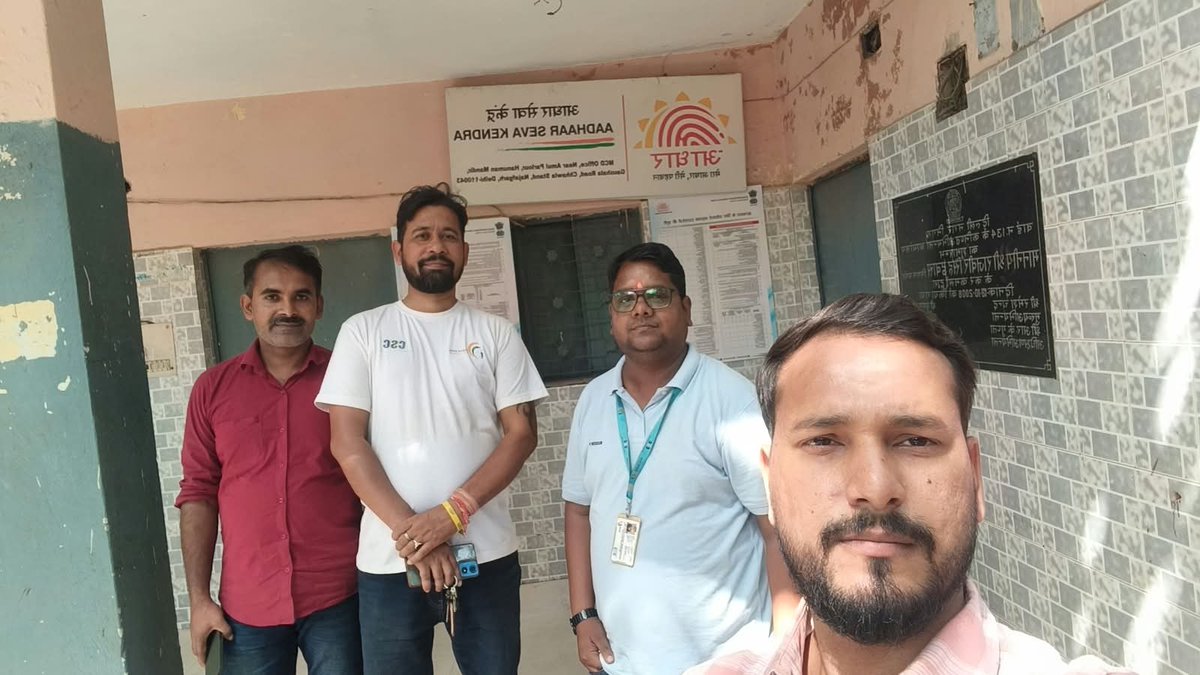 shashi1gs's tweet photo. CSC Delhi  #SwachhataPakhwada 2026 by cleaning the office premises and promoting a clean, healthy, and hygienic workplace.

Together, let’s contribute towards a Swachh Bharat.

#SwachhCSCSwachhBharat #SwachhataHiSeva2026 https://t.co/hk9AHsgrhV