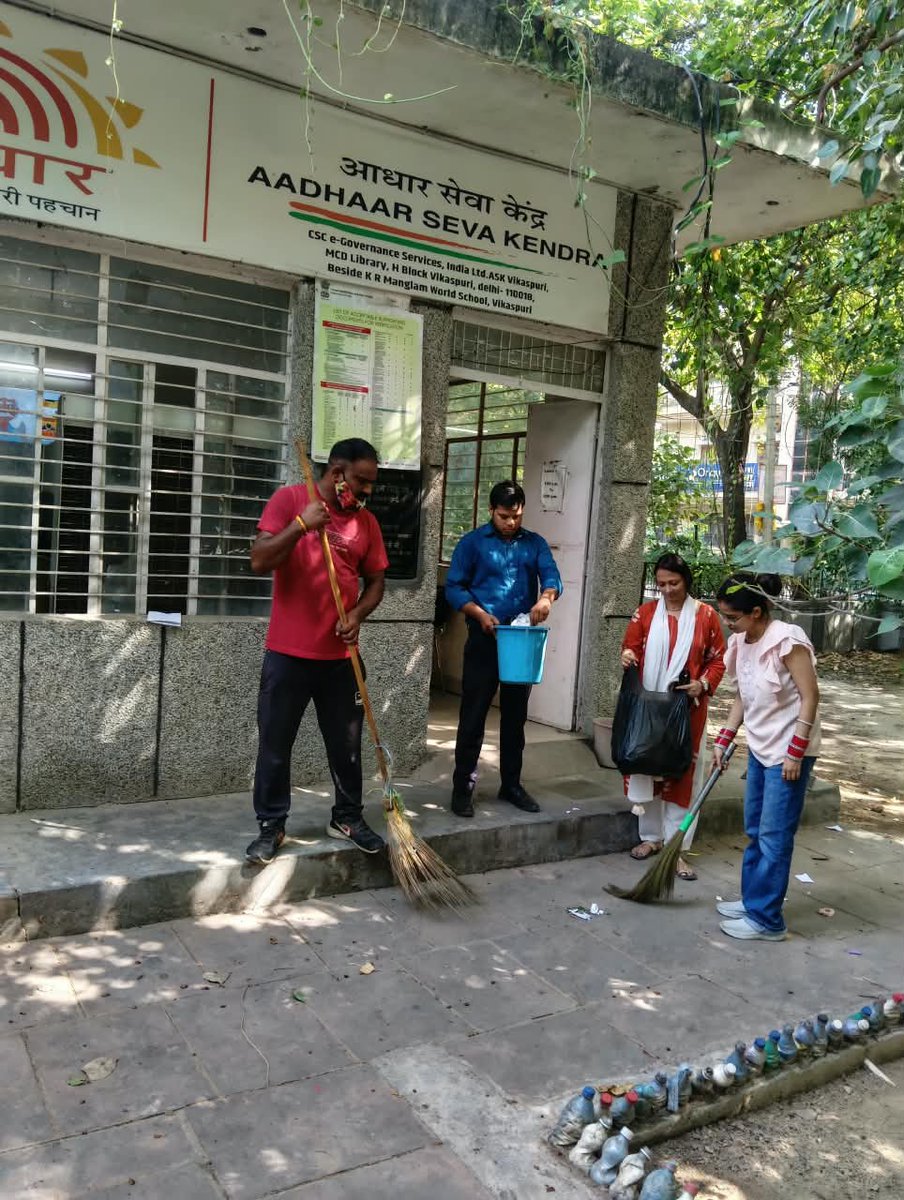 shashi1gs's tweet photo. CSC Delhi  #SwachhataPakhwada 2026 by cleaning the office premises and promoting a clean, healthy, and hygienic workplace.

Together, let’s contribute towards a Swachh Bharat.

#SwachhCSCSwachhBharat #SwachhataHiSeva2026 https://t.co/hk9AHsgrhV