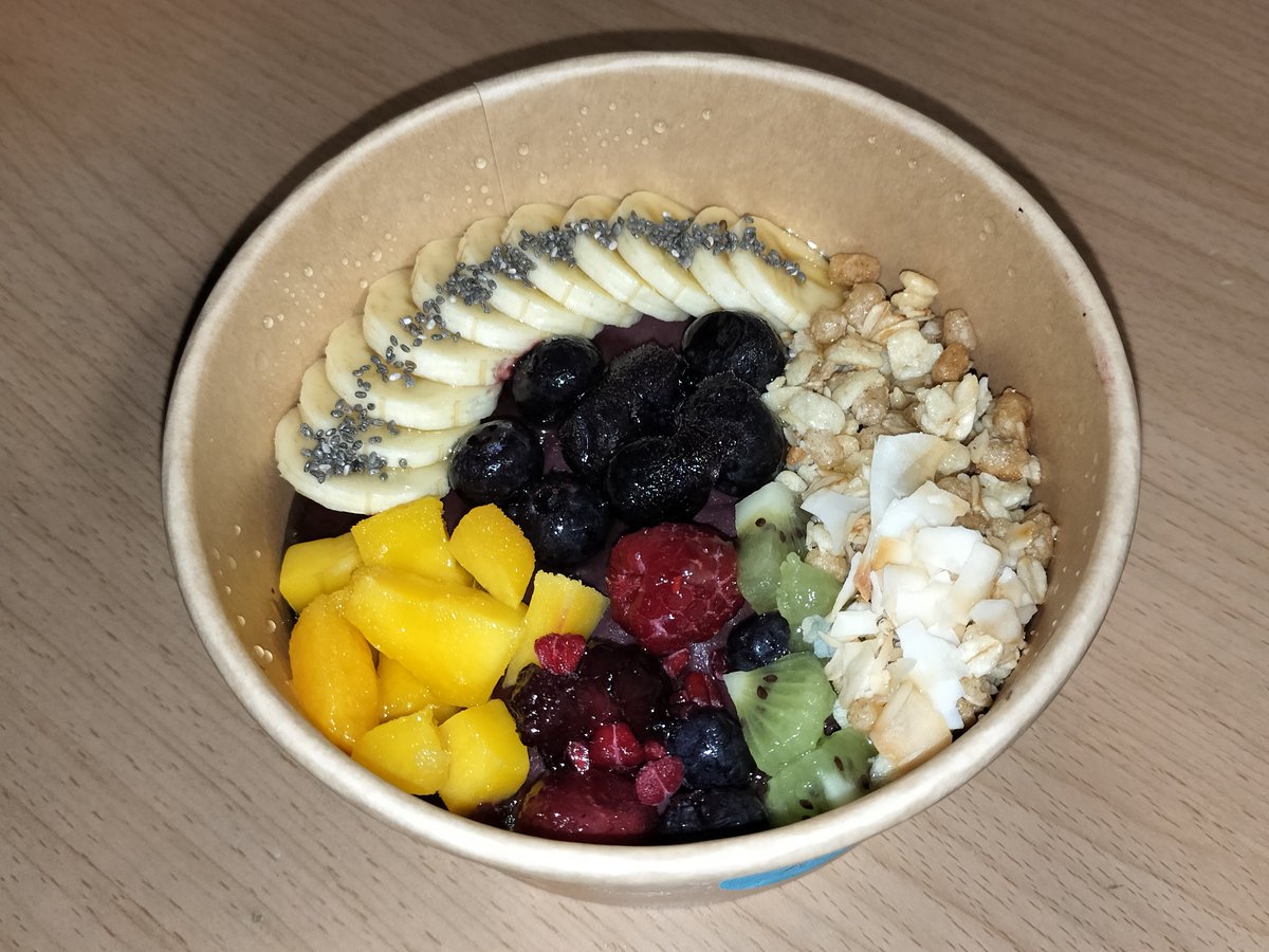 R_1255's tweet photo. アサイーボウル🫐🥝🥭🍌🥥🤤 https://t.co/9TouQcuYv9