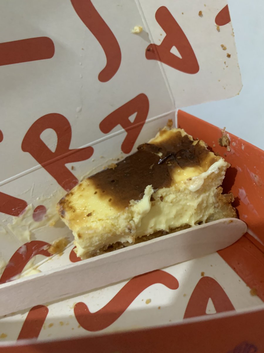 abelmov's tweet photo. eh gw kangen banget artirasa anjir. as someone who isnt really into cheesecake/cheesetart, artirasa bener-bener enak bgt sampe rasanya mau MENINGGAL sumpah gabisa dideskripsiin rasanya saking enaknya!!!! mau lagi dan lagi https://t.co/QNZhCVJudz