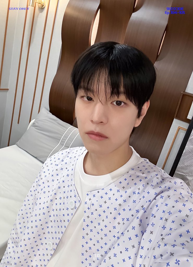 SEUNGM1NE's tweet photo. SKZ Code behind selca #Seungmin 🤍 https://t.co/4thTJ69DKD