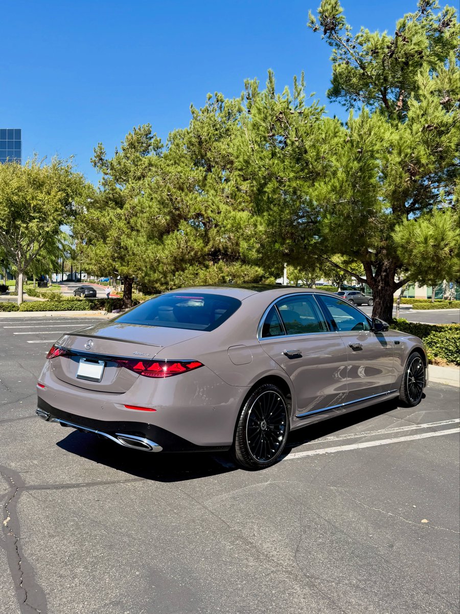 mbmaybachfans's tweet photo. What do you think about new-brand S-Class?

📸: @chromestallions (IG) https://t.co/oNyZ0EMZzf