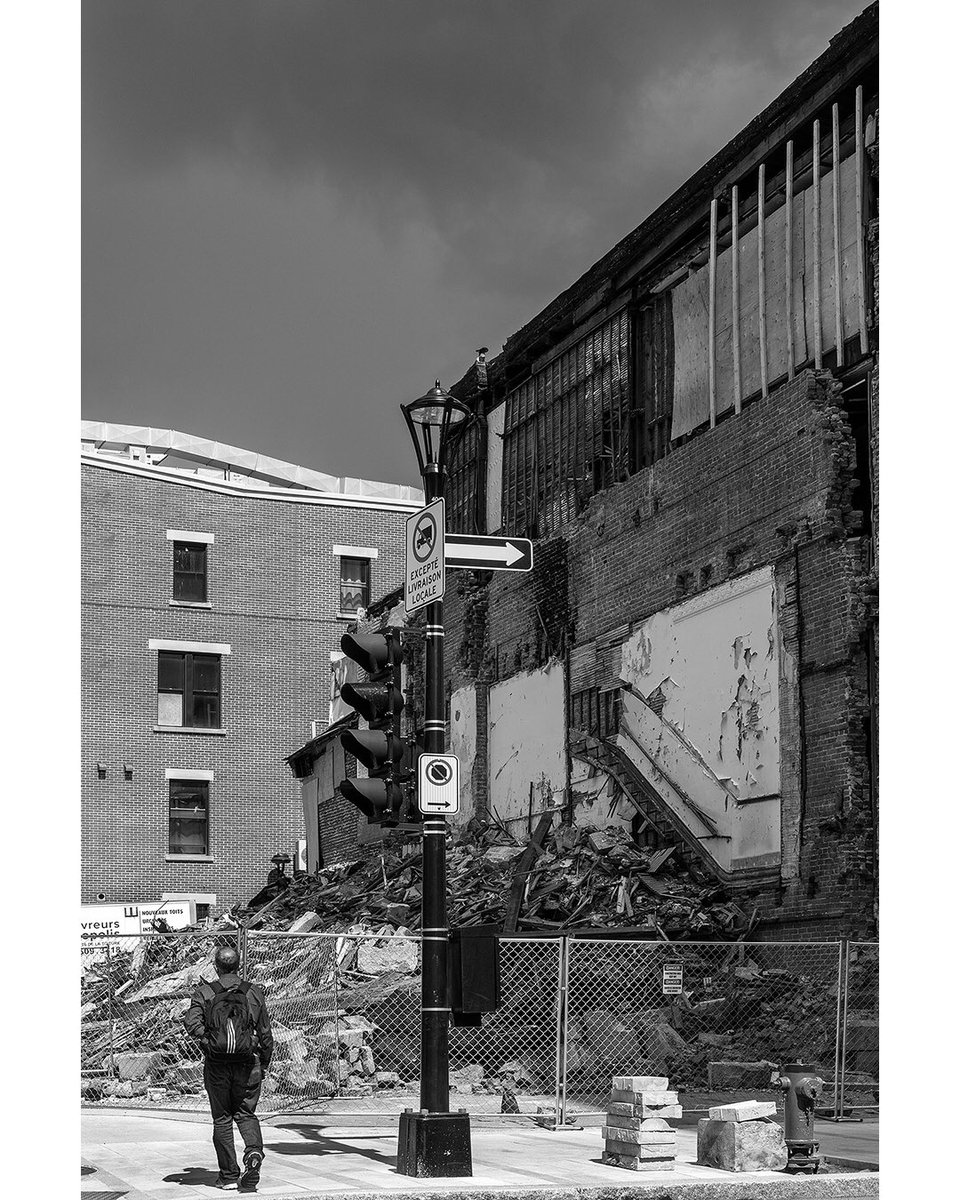LouiseVerdone's tweet photo. Signalisation and destruction #Montreal #streetphoto📷😊
Signalisation et destruction #Montréal☮️👋
https://t.co/W57guoLKue 🇨🇦
#streetphotography #blackandwhitephotography #monochromephotography #bnwphotography #Photography #BW_streetphotography #everybodystreet https://t.co/Gy1e5y6Wmg