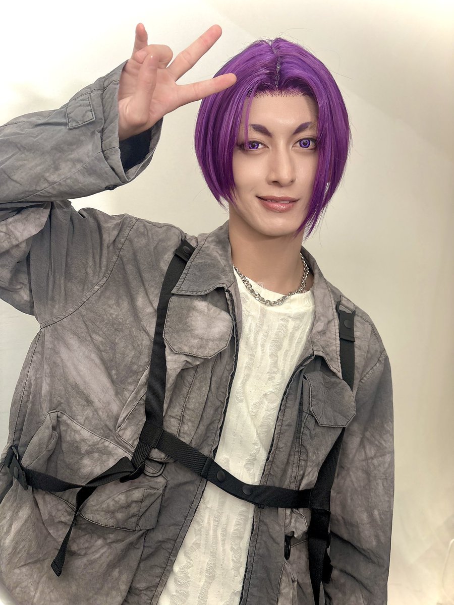 kutisyu's tweet photo. 舞台『ブルーロック』5th STAGE
ー新英雄大戦　開幕ー
2日目ご来場誠に、
ありがとうございました！！⚽️

本日は私服ロックver
御影玲王をお届けッ📸

明日は2公演。
"青い監獄"でお待ちしております！

#ブルステ https://t.co/uwIbqhc3Qy