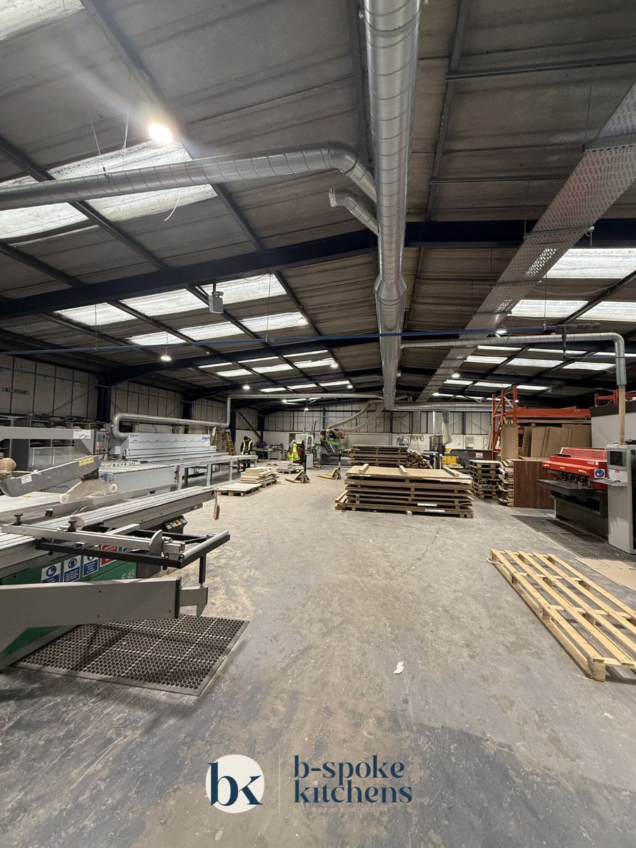 BSpokeKitchens's tweet photo. Inside our Cumbernauld factory.

Every B-Spoke kitchen is manufactured by our own team, from the first components through to the final quality checks.

Designed. Manufactured. Quality checked.

#BSpokeKitchens #BespokeKitchens https://t.co/2AgSE8eT9E