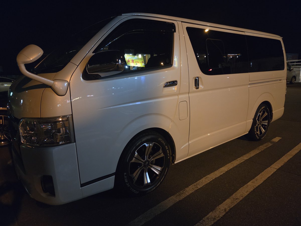 doundersteer's tweet photo. 写真だけ見て買って、今日乗って帰っている。内外装は写真どうり綺麗。ハンドリングというか直進安定性がイマイチ。こんなもんなのか？アライメントかタイヤが悪いのか？仕事用でうちのスタッフも乗るので車高は元に戻そうかなぁ。 https://t.co/Ivi0fiur7d