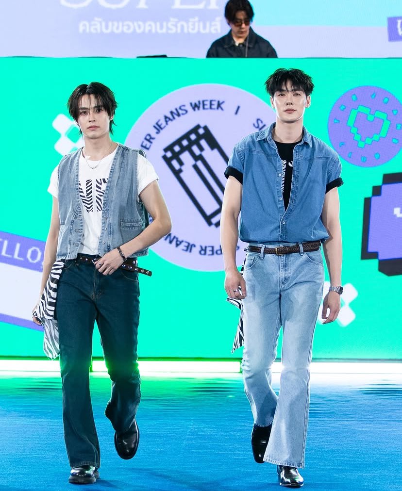 zeeaweles19's tweet photo. ท่าเดินลูกจั้น โคตรจะเฮียทัต ㅠㅠ

#TeeHeng #TeeBoonyakait #Hengmarkii https://t.co/4A3tSLevIO