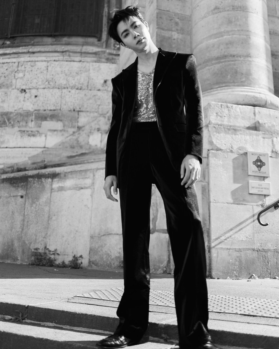 ZNN_Intl's tweet photo. Zee Pruk:

Model. Actor. Fashion Icon✨

And a perfect match to Sungyi Lee's style philosophy and aesthetic. 

ZEEPRUK PARIS RUNWAY AGAIN
#SUNGYILEExZEEPRUK

#SungyiLee
@zee_pruk #ZeePruk https://t.co/mdigjkmuWx