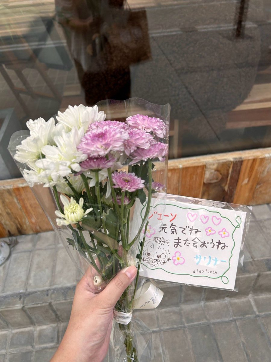 Safariiz's tweet photo. อยากอวดสิ่งนี้! ไปสั่งตัดชุดครุยให้ฮาจิมาแหละ #chiikawa #ちいかわ https://t.co/cbTFxmjCNM