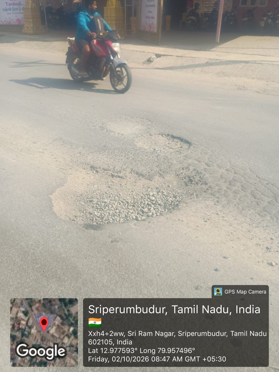 SreeSuryamohan's tweet photo. மாண்புமிகு அமைச்சர் @AadhavArjuna அவர்களே! 

பெயர்ப்பலகையில் ஹிந்தி மொழி இருந்ததால் உடனடியாக நடவடிக்கை எடுத்த நீங்கள், திருப்பெரும்பூதூரில் மக்கள் உயிர்கள் சார்ந்த விஷயங்களில் உடனடி நடவடிக்கை எடுப்பீர��களா? 

1) திருப்பெரும்பூதூரில் உள்ள திருப்பெரும்பூதூர் விளையாட்டு மைதானத்தைச் சுற்றி CPRR திட்டச் சாலை அமைக்கப்பட்டு வருகிறது. விளையாட்டு வீரர்கள், மாணவர்கள், பொதுமக்கள் மைதானத்தை அணுக underpass கட்டித் தரப்படும் என்று உறுதி அளிக்கப்பட்டது. ஆனால், underpass கட்டாமலேயே RE Wall கட்டி வருகின்றனர். மக்களை ஏமாற்றுகின்றனர். 

2) திருப்பெரும்பூதூர் - நெமிலி - மண்ணூர் மாநில நெடுஞ்சாலையில் 5ற்கும் மேற்பட்�� பள்ளங்கள் மக்களின் உயிர்களைக் காவ�� வாங்கக் காத்துக் கொண்டிருக்கின்றன. ஏற்கனவே நம்ம சாலை செயலியில் புகாரும் அளித்து விட்டோம். மூடினர். சில நாட்களிலேயே மூடப்பட்ட பள்ளங்கள் பிளந்து நிற்கின்றன. எங்கள் உயிர்களுக்கு உத்தரவாதம் இல்லை. 

இவை குறித்து நாங்கள் பல அரசு அதிகாரிகளுக்குச் சொல்லி விட்டோம்.
பல மின்னஞ்சல்கள் அனுப்பி விட்டோம்.
பல புகார்கள் பதிவு செய்து விட்டோம். 
பல சமூக வலைத்தளங்களில் பதிவு செய்து விட்டோம். 

இன்னும் என்ன வேண்டும் நடவடிக்கை எடுக்க? 
விபத்துகளா?
அவை அன்றாடம் நடந்து கொண்டுதான் இருக்கின்றன. 

இவற்றைக் குறித்து யாரும் பேசப்போவதில்லை. 
மக்களாகிய நாங்களே எங்களுக்காகப் போராடுகிறோம். 

எங்களுக்கு எப்போது கிடைக்கும் தீர்வு? 

பெயர்ப்பலகையில் ஹிந்தி மொழி இருந்ததால் உடனடியாக நடவடிக்கை எடுத்த நீங்கள், திருப்பெரும்பூதூரில் மக்கள் உயிர்கள் சார்ந்த விஷயங்களில் உடனடி நடவடிக்கை எடுப்பீர்களா? 

@OfficeOfAadhav @sjchiru @KanchiCollector @kpmpolicefor 

#திருப்பெரும்பூதூர்