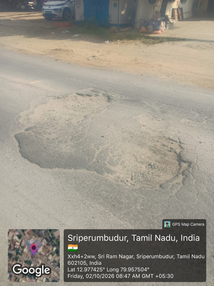 SreeSuryamohan's tweet photo. மாண்புமிகு அமைச்சர் @AadhavArjuna அவர்களே! 

பெயர்ப்பலகையில் ஹிந்தி மொழி இருந்ததால் உடனடியாக நடவடிக்கை எடுத்த நீங்கள், திருப்பெரும்பூதூரில் மக்கள் உயிர்கள் சார்ந்த விஷயங்களில் உடனடி நடவடிக்கை எடுப்பீர��களா? 

1) திருப்பெரும்பூதூரில் உள்ள திருப்பெரும்பூதூர் விளையாட்டு மைதானத்தைச் சுற்றி CPRR திட்டச் சாலை அமைக்கப்பட்டு வருகிறது. விளையாட்டு வீரர்கள், மாணவர்கள், பொதுமக்கள் மைதானத்தை அணுக underpass கட்டித் தரப்படும் என்று உறுதி அளிக்கப்பட்டது. ஆனால், underpass கட்டாமலேயே RE Wall கட்டி வருகின்றனர். மக்களை ஏமாற்றுகின்றனர். 

2) திருப்பெரும்பூதூர் - நெமிலி - மண்ணூர் மாநில நெடுஞ்சாலையில் 5ற்கும் மேற்பட்�� பள்ளங்கள் மக்களின் உயிர்களைக் காவ�� வாங்கக் காத்துக் கொண்டிருக்கின்றன. ஏற்கனவே நம்ம சாலை செயலியில் புகாரும் அளித்து விட்டோம். மூடினர். சில நாட்களிலேயே மூடப்பட்ட பள்ளங்கள் பிளந்து நிற்கின்றன. எங்கள் உயிர்களுக்கு உத்தரவாதம் இல்லை. 

இவை குறித்து நாங்கள் பல அரசு அதிகாரிகளுக்குச் சொல்லி விட்டோம்.
பல மின்னஞ்சல்கள் அனுப்பி விட்டோம்.
பல புகார்கள் பதிவு செய்து விட்டோம். 
பல சமூக வலைத்தளங்களில் பதிவு செய்து விட்டோம். 

இன்னும் என்ன வேண்டும் நடவடிக்கை எடுக்க? 
விபத்துகளா?
அவை அன்றாடம் நடந்து கொண்டுதான் இருக்கின்றன. 

இவற்றைக் குறித்து யாரும் பேசப்போவதில்லை. 
மக்களாகிய நாங்களே எங்களுக்காகப் போராடுகிறோம். 

எங்களுக்கு எப்போது கிடைக்கும் தீர்வு? 

பெயர்ப்பலகையில் ஹிந்தி மொழி இருந்ததால் உடனடியாக நடவடிக்கை எடுத்த நீங்கள், திருப்பெரும்பூதூரில் மக்கள் உயிர்கள் சார்ந்த விஷயங்களில் உடனடி நடவடிக்கை எடுப்பீர்களா? 

@OfficeOfAadhav @sjchiru @KanchiCollector @kpmpolicefor 

#திருப்பெரும்பூதூர்