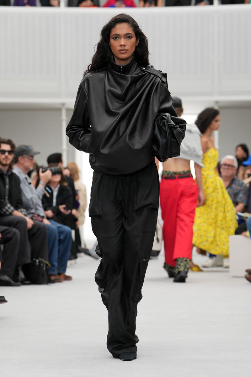 pradapearll's tweet photo. loewe ss27  —  it’s all about coolness and fun sculptural pieces https://t.co/4IZ0kGRFfD