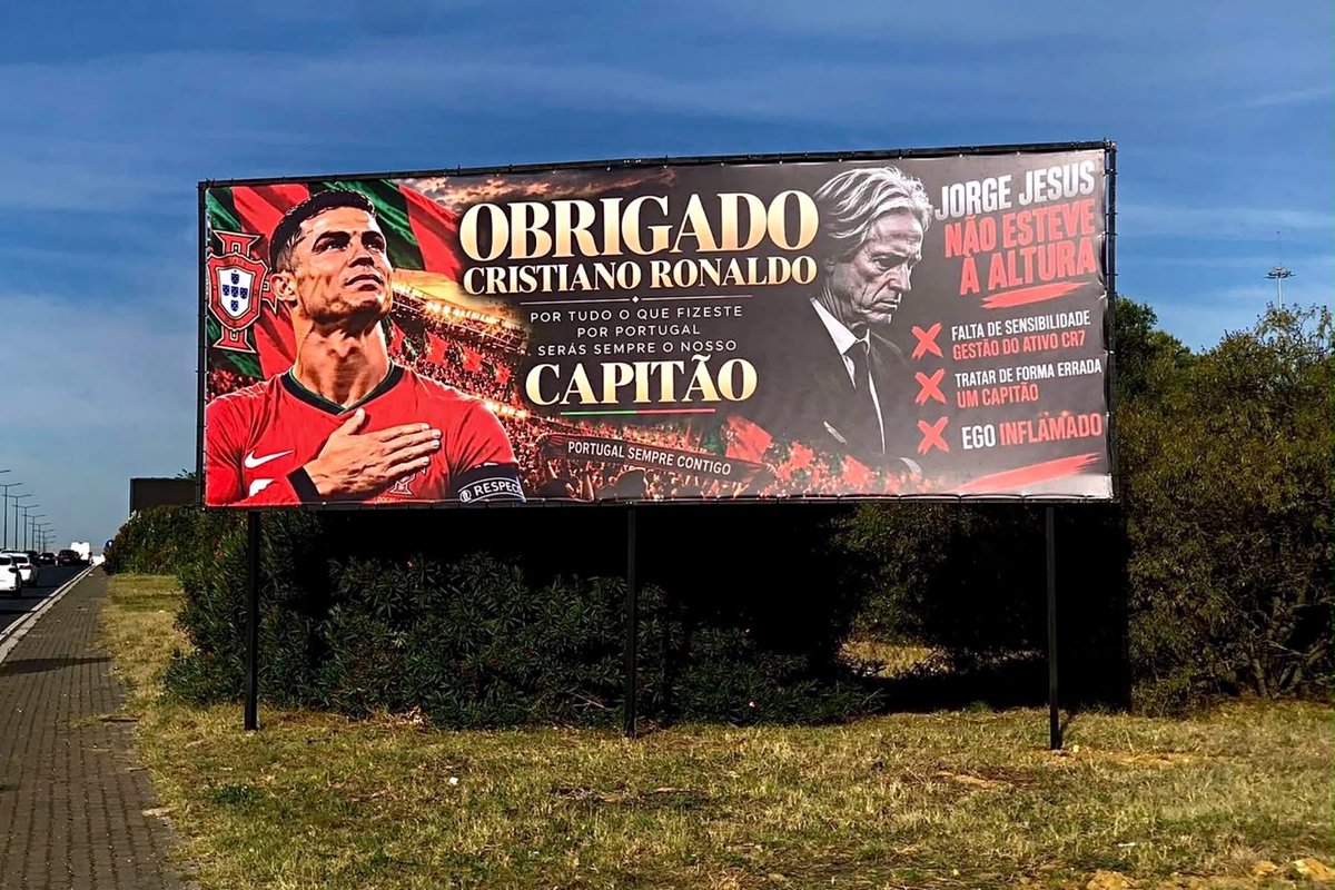 JDiogo_7's tweet photo. Não acredito que tenham sido as irmãs! Não tem erros ortográficos!! https://t.co/J0JIUviJ3R