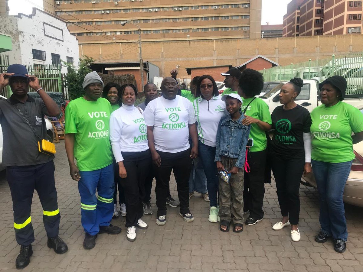 TshwaneActionsa's tweet photo. 💚 MOGOMA TŠHEMONG 💚 ActionSA Tshwane Ward 58 Councillor Candidate Joe Kekana hosted the PS @EvelynMondlana on her TAKE THE MANIFESTO TO THE PEOPLE campaign. They painted the CBD green with envy.
📌 #DrNasiphiMoyaForMayor #5MOREYEARS #fivemoreyears #ClockIt4DrNasiphiMoya It's FRIDAY Wear your ActionSA REGALIA with pride Be LOUD Be PROUD SHOW off STAND out #Khuphukafridays Simplicity and all