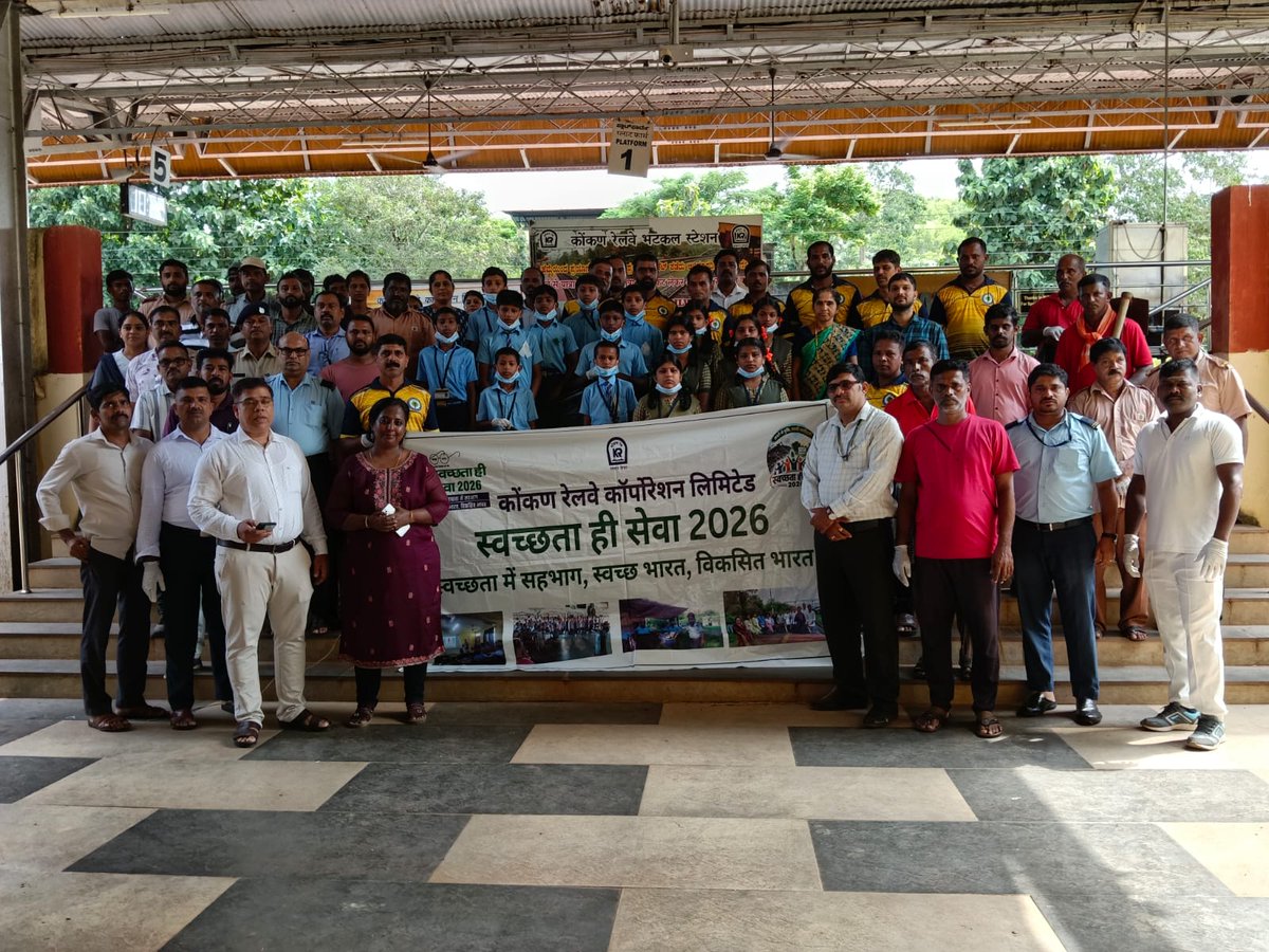 KonkanRailway's tweet photo. #SwachhataHiSeva2026 | A cleanliness drive was organised at Bhatkal Railway Station, reinforcing the message of cleanliness &amp; responsible public spaces.
#SwachhBharat #SadarSeva https://t.co/6In0vZ00GP