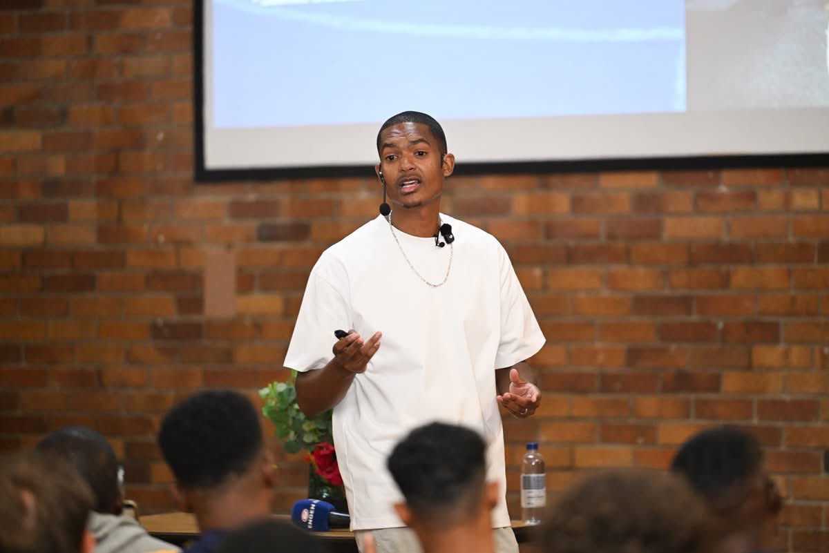 danieldupreez_'s tweet photo. Had the privilege of hosting a football-specific financial literacy workshop with all the players at this year’s Engen Champ of Champs ⚽️🔥

Shoutout to @EngenSports for this great initiative and investing in the next generation of superstars 🙌🏽 https://t.co/u4rcEDM5uw