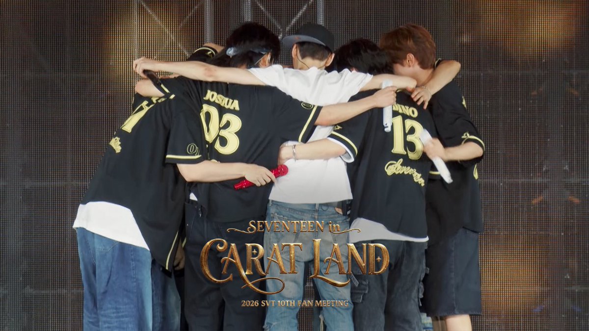 pledis_17's tweet photo. [PREVIEW] 2026 SVT 10TH FAN MEETING <SEVENTEEN in CARAT LAND> MEMORY BOOK+ SPOT #1

▶️ https://t.co/Rrcvh0eJyr

🗓️ PRE-ORDER : 2026.10.07 (KST)

#SEVENTEEN #세븐틴
#SVTinCARATLAND
#2026캐럿랜드메모리북 https://t.co/9kZsEZeZH9