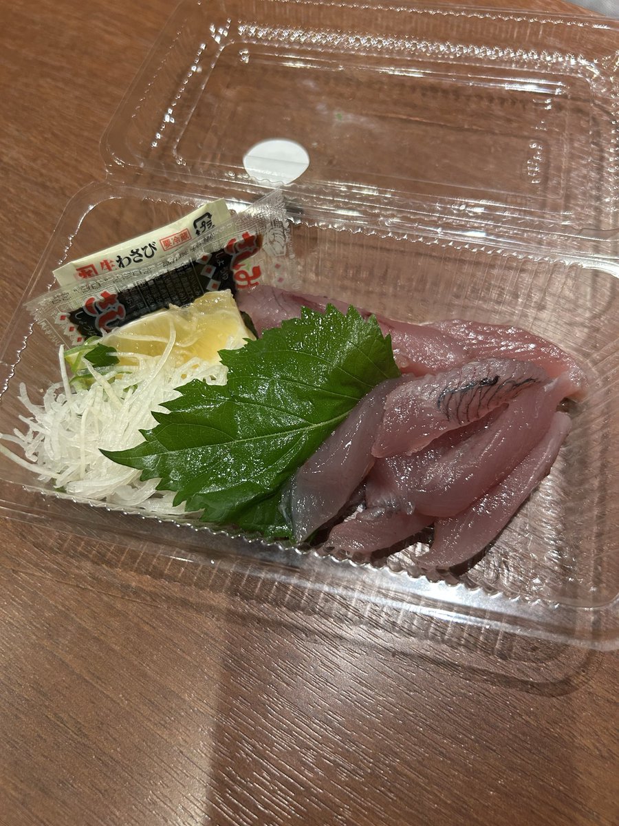 Lu__ka_r's tweet photo. めじかの新子(？)おいしすぎた🤍

岩盤浴してビールたらふく飲んでなんて幸せガールなの՞.  ̫.՞💭🍻 https://t.co/8t4Qxe9FqU