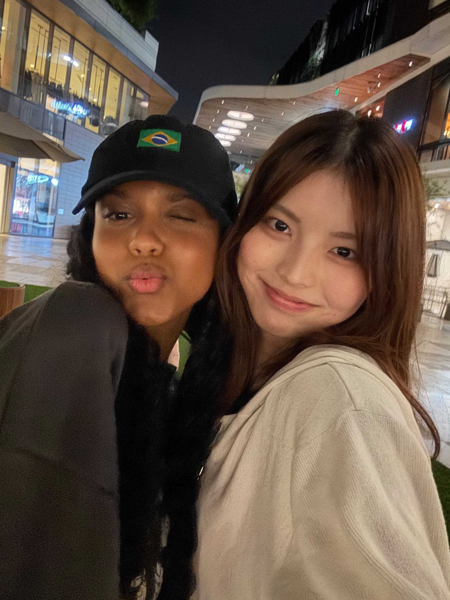 acesaintsatine's tweet photo. E essas princesas aqui?

SAKURA em atualização no Weverse, ao lado de SAMARA e EMILY. 🩷 https://t.co/ELyX7HNw8j