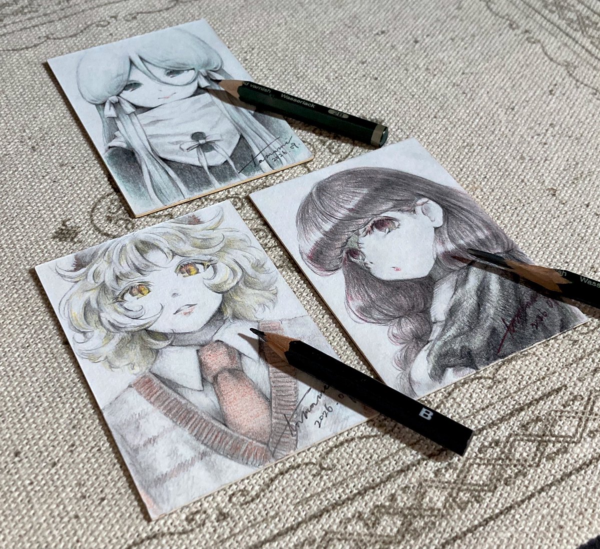 tama3_ooo's tweet photo. ダイアナちゃんのお迎え、誠にありがとうございます🐈‍⬛🙏✨

先行通販は本日まで！
通常価格の800円引きでお迎えいただけます。
鉛筆の濃淡が織りなす手描き原画の世界、
ぜひお手元でご堪能ください🎶 https://t.co/AtiOJ15Y1T
