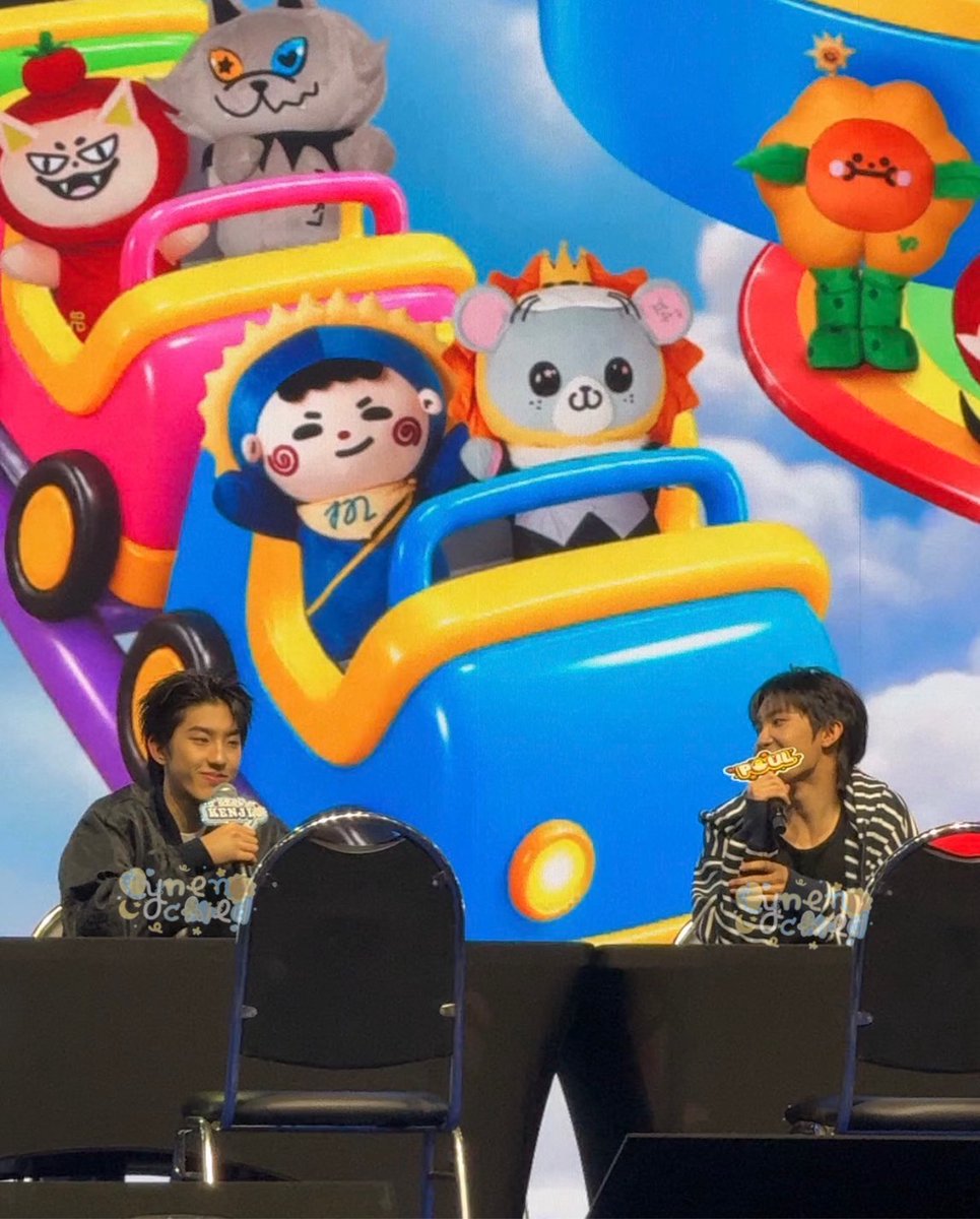 tynenchild's tweet photo. ตอนเฮียเคนเฮียพอลไซน์ โม่ฟ้อกมองอยู่บนนิ 👀🎢

SIDE BY SIDE WITH KENPAUL

#GMMTVFANIVAL2026HappyFamilyxKP https://t.co/nQK3NcHgPk
