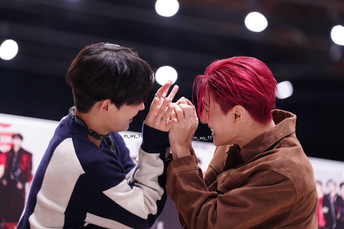 joongiephilia's tweet photo. I think they forgot that other ppl exist https://t.co/3r6pdeu21T