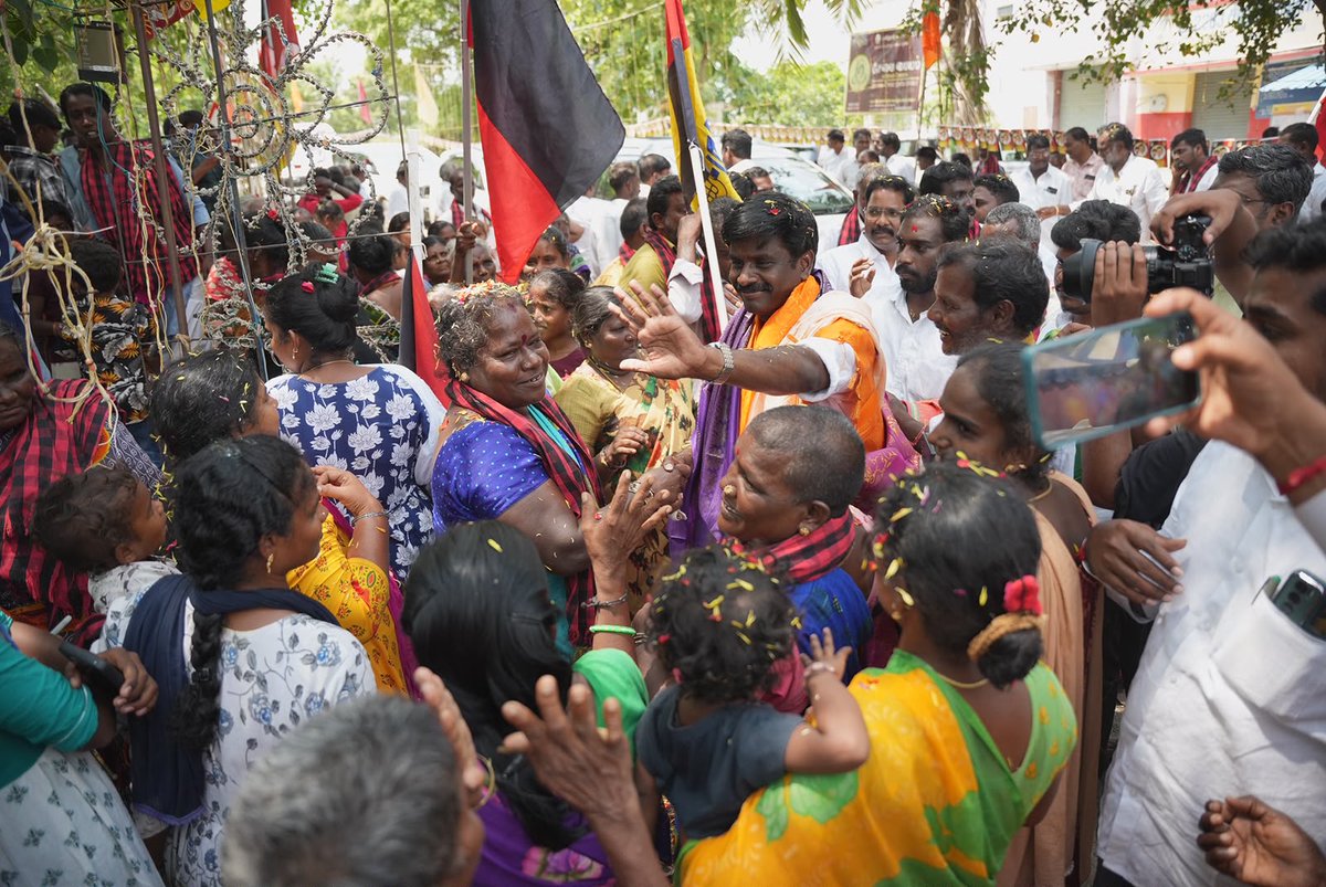 iparanthamen's tweet photo. மதுராந்தகம் சட்டமன்றத் தொகுதி, அச்சரப்பாக்கம் மத்திய ஒன்றியத்திற்குட்பட்ட காட்டுக்கரணை, செண்டிவாக்கம், அகிலி, காவனி, சிறுநாவலூர், உணாமலை ஆகிய ஊராட்சிகளில் பொதுமக்களை நேரில் சந்தித்து, நடைபெறவுள்ள சட்டமன்ற இடைத்தேர்தலுக்காக வாக்குகள் சேகரித்தபோது.

@mkstalin @Udhaystalin @arivalayam @dmk_youthwing @DMKITwing @PEN_Offl @GingeeMasthan @R_Gandhi_MLA @Dmkmalik1

#MKStalin #UdhayanidhiStalin #DMK #DMKitwing #Maduranthakam #இடைத்தேர்தல்