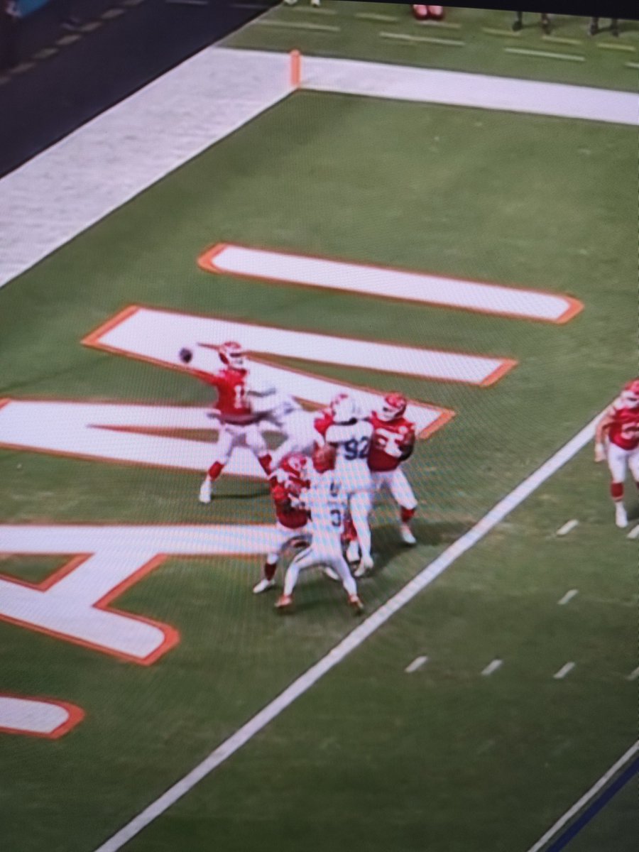 GeoSportsUS's tweet photo. @ChaseDaniel Roughing the passer when the QB still have the ball? https://t.co/kbSNBqmhw6