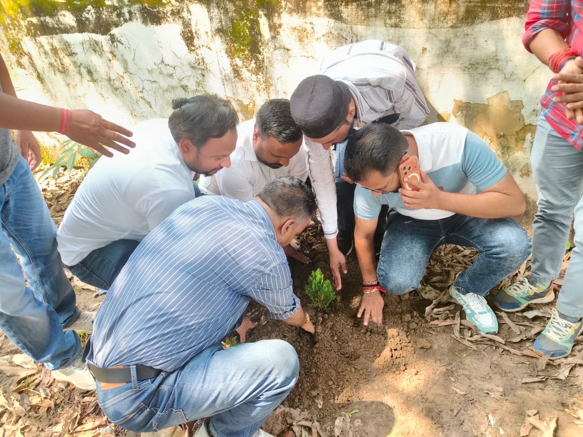 estc_ramnagar's tweet photo. 📷 Tree Plantation Drive 
Under the Swachhta Mein Sahbhag initiative, a Tree Plantation Drive was organized under the campaign “(Ek Ped Maa Ke Naam)”.
The activity aimed to promote environmental conservation, increase greenery and encourage responsibility towards nature. https://t.co/6VZMNzkOX9
